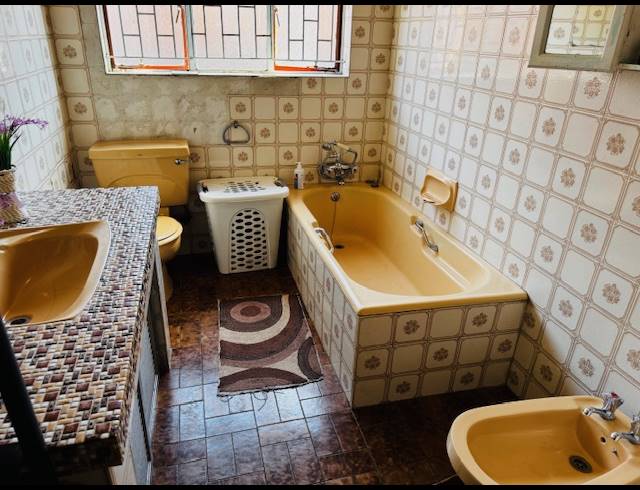 2 BEDROOM HOUSE FOR SALE IN KENILWORTH